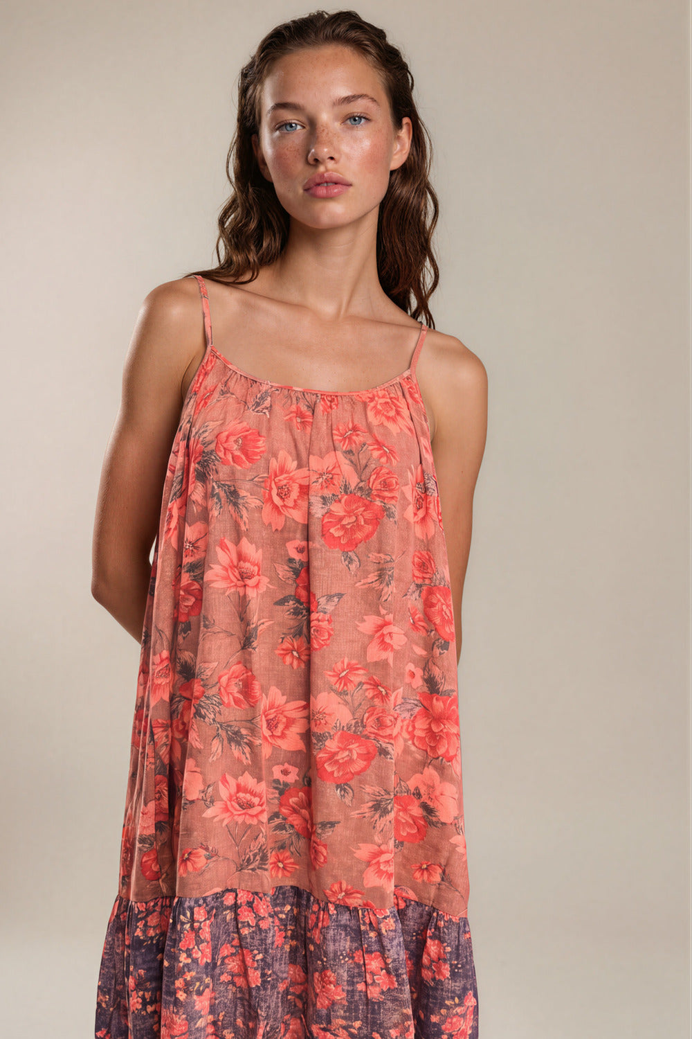 Vestido Midi De Alças Reguláveis Rosa Patchwork Yacamim E5