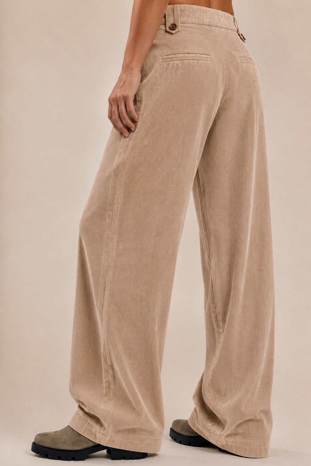 Calça De Veludo Cotelê Com Bolsos Marrom Claro Yacamim H9