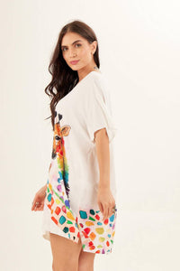 Yacamim Off-White Giraffe Print V-Neck Oversized T-Shirt