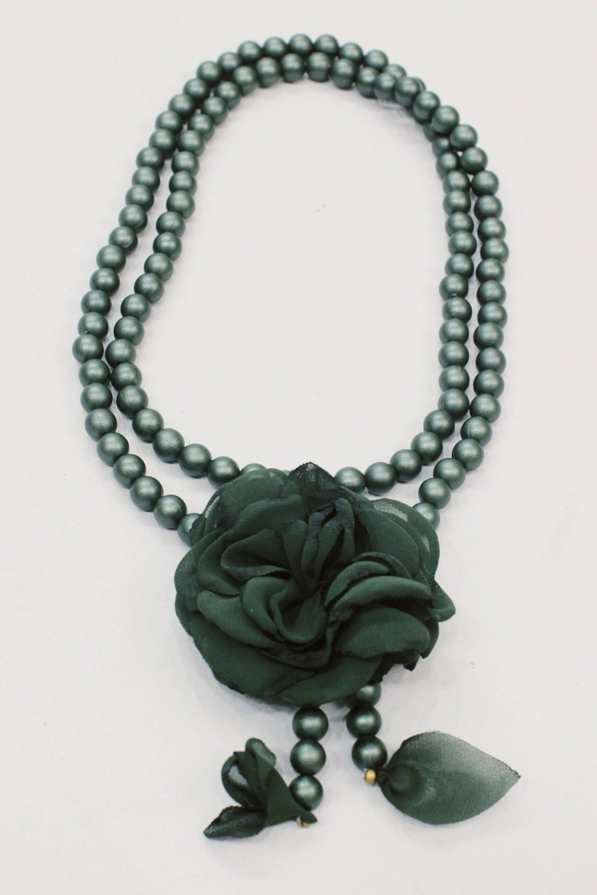 Ave Maria Necklace with Dark Green Flower Yacamim #596