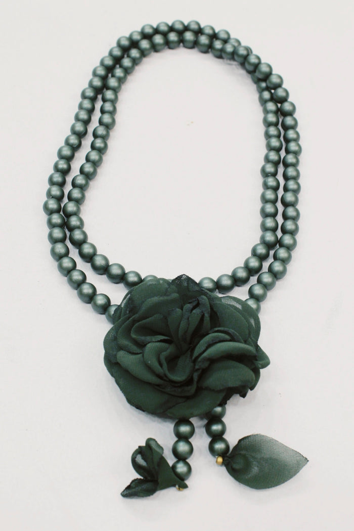 Ave Maria Necklace with Dark Green Flower Yacamim #596