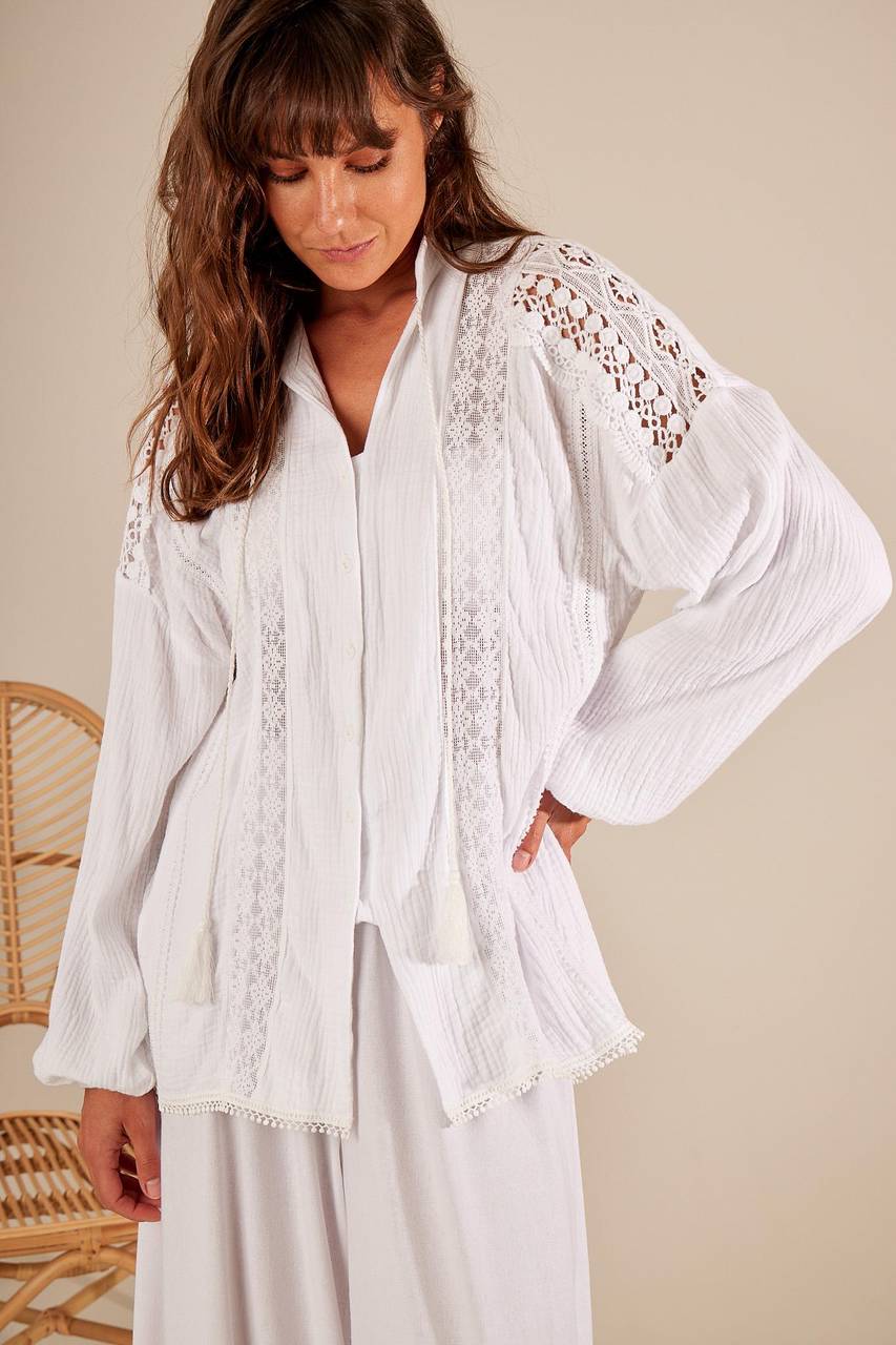 Yacamim White A29 Oversized Blouse with Puffy Sleeves and Lace Details