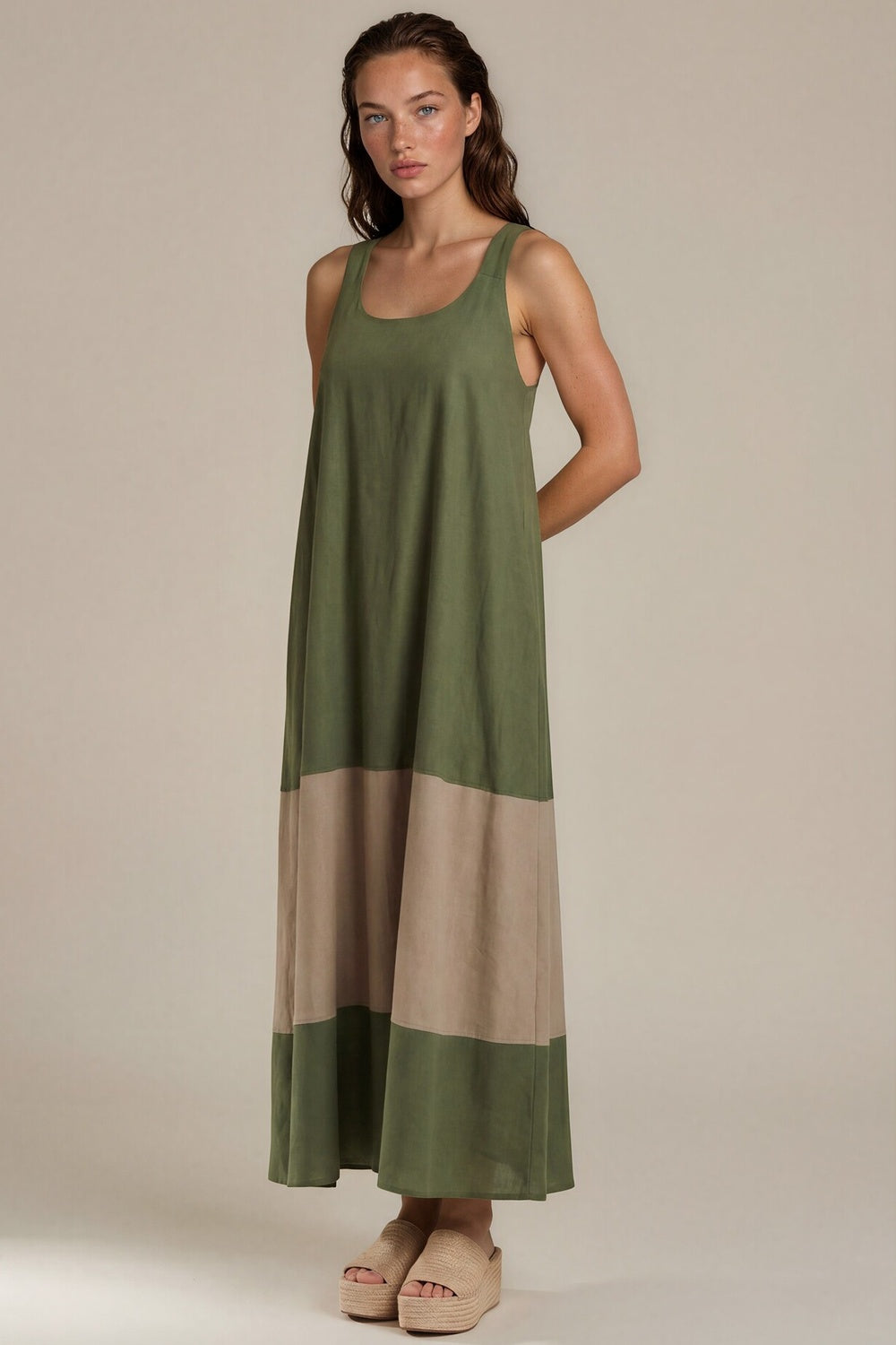 Vestido Midi Nadador Viscolinho Verde Bege Yacamim E8