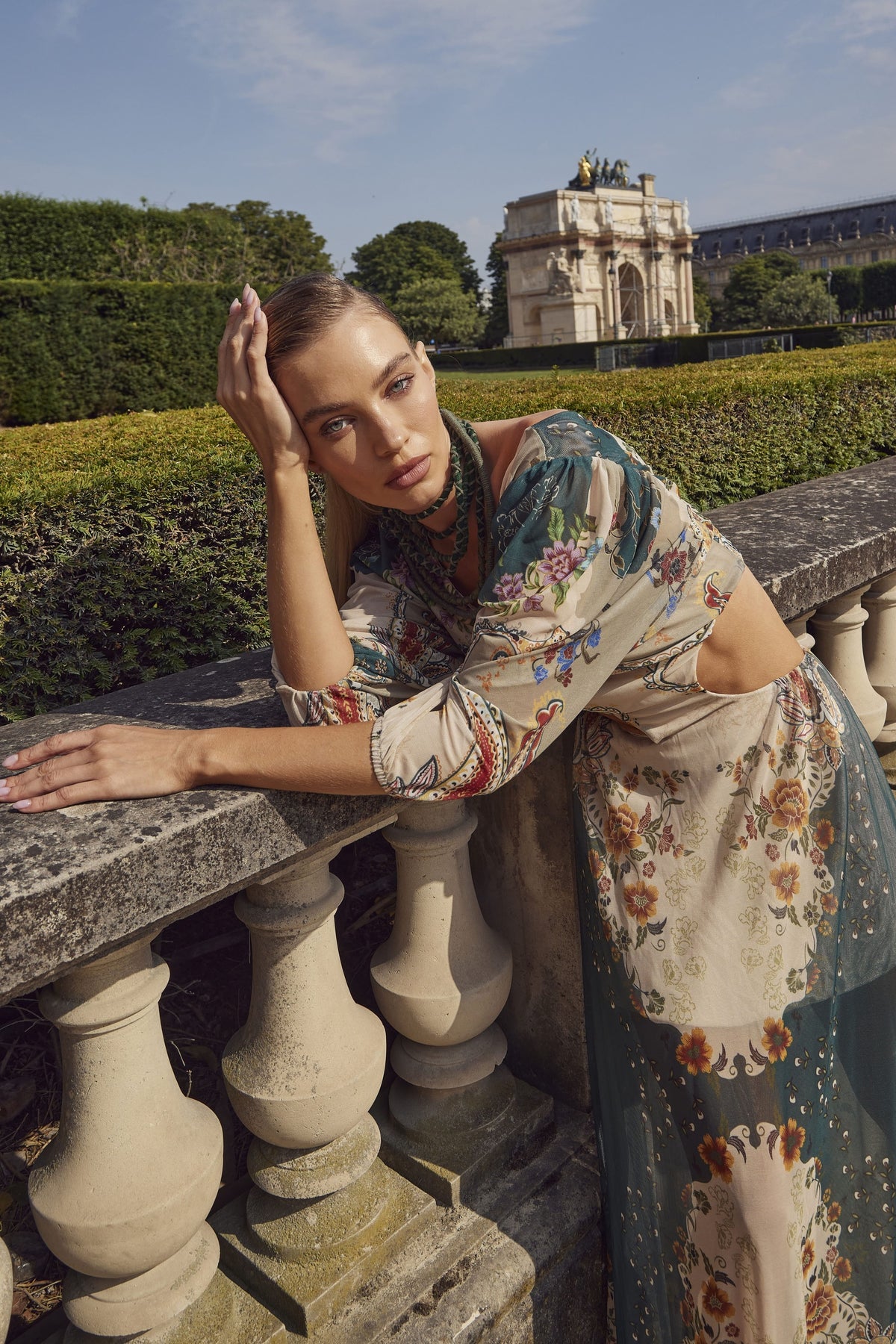 Vestido Longo De Tule Verde E Bege Estampa Paisley Yacamim E17 Paris