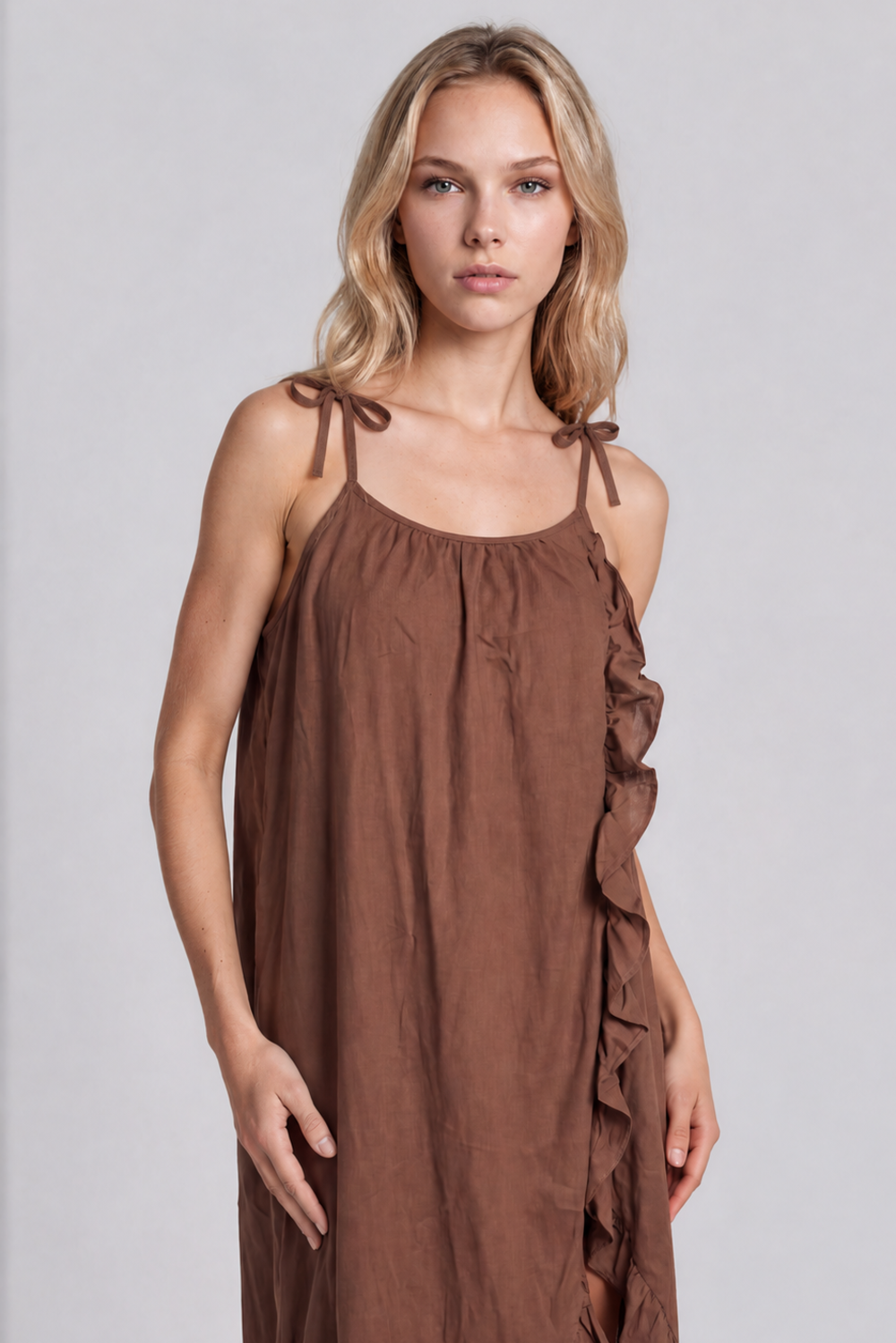 Vestido Mullet Com Babados Marrom Yacamim C20