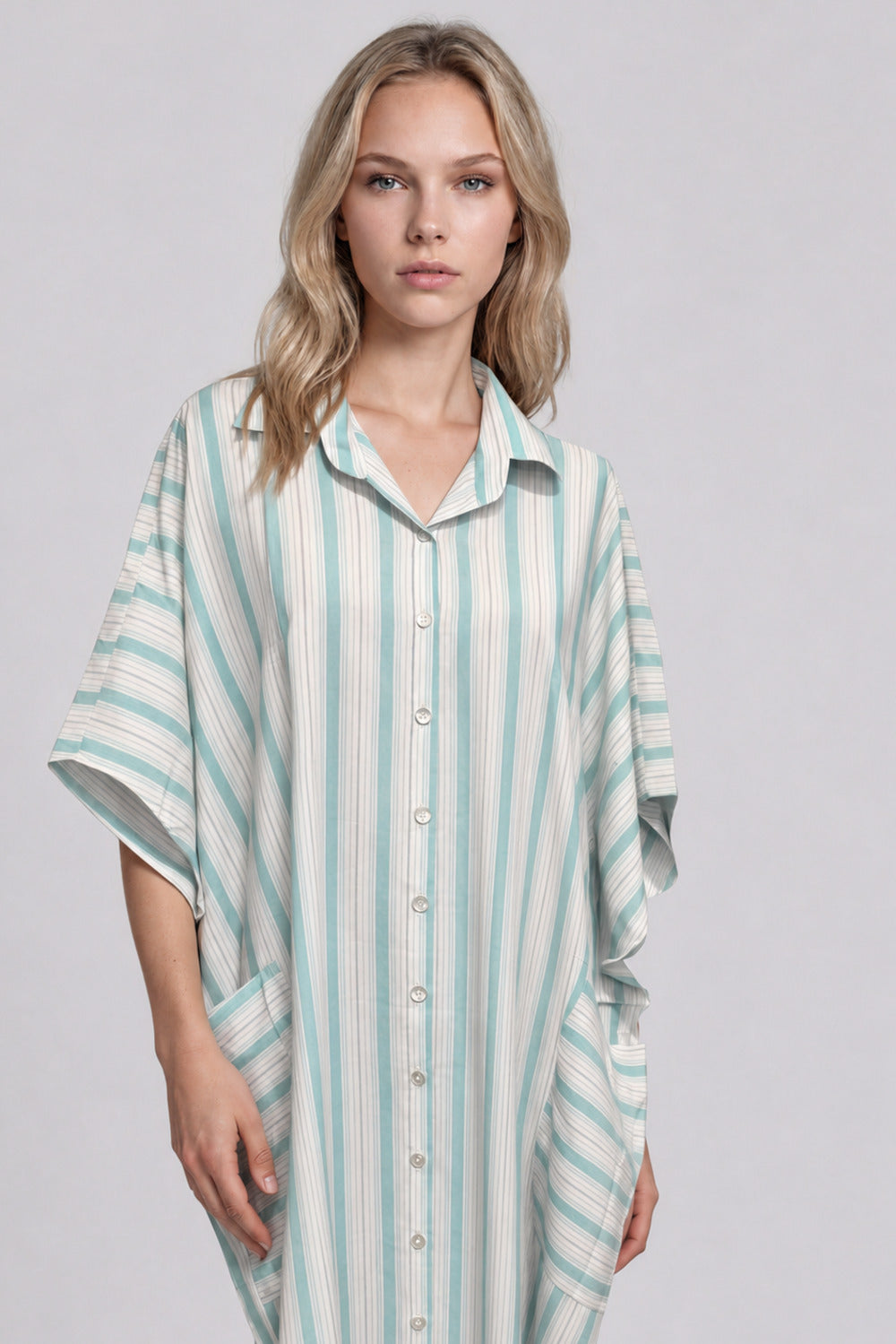 Chemise Longa Ampla Off White E Verde Listrado Yacamim L7