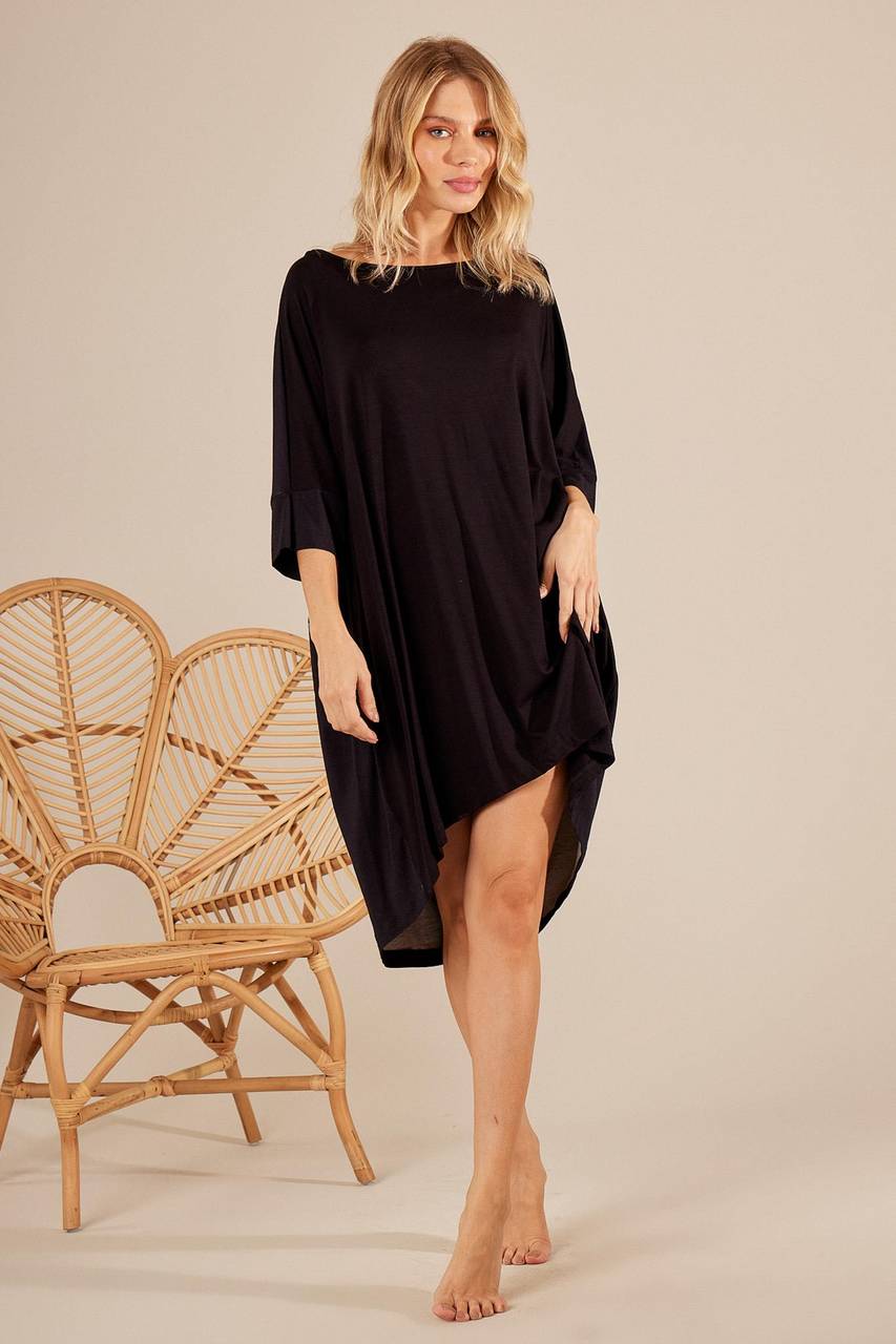 Loose Black T-Shirt with 3/4 Sleeves and Butterfly Print Yacamim