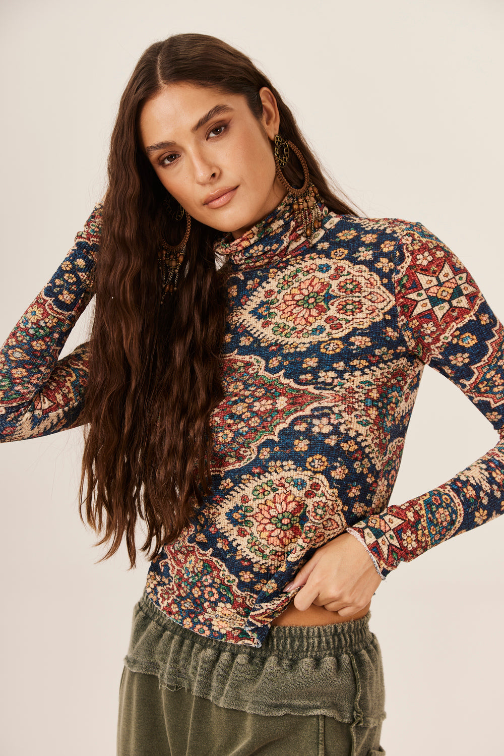 Blusa De Gola Alta Azul Estampada Yacamim B6