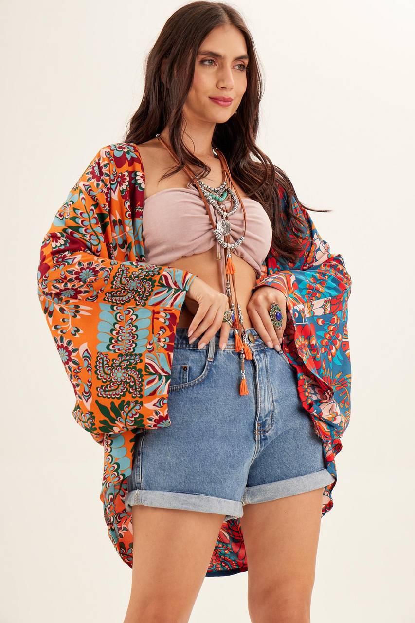 Yacamim Short Kimono with Long Printed Sleeves<br />
<p>
</p>
