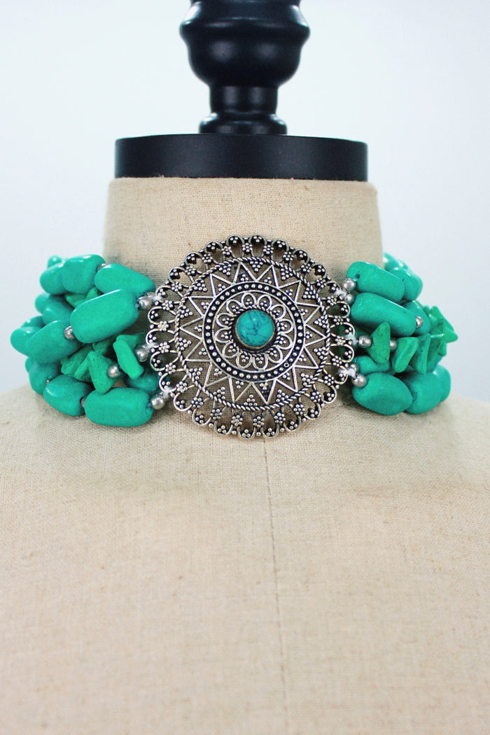 Yacamim Green Stone Choker Necklace with Metal Pendant #436