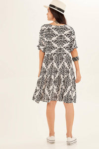 Yacamim Short Dress with V-Neck in Black and White Print