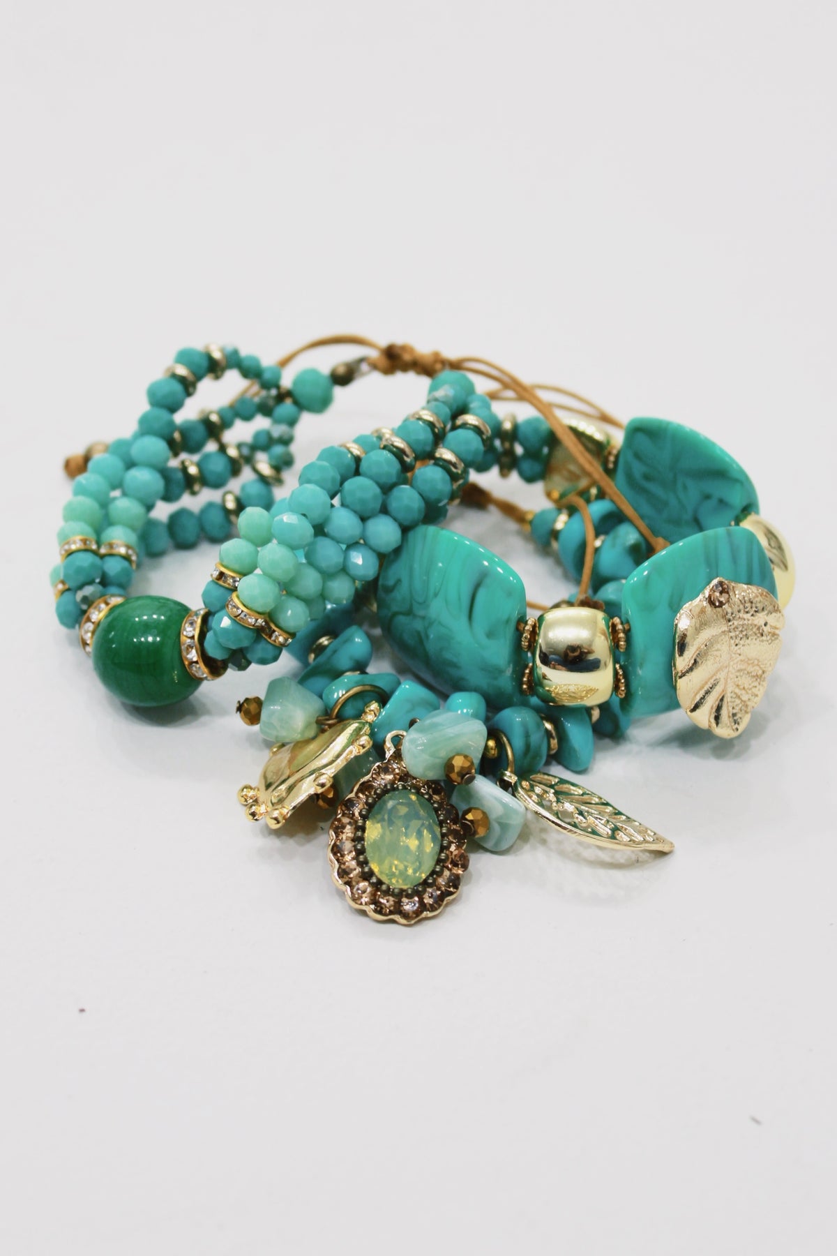 Yacamim Bracelet Kit with Mixed Charms #708