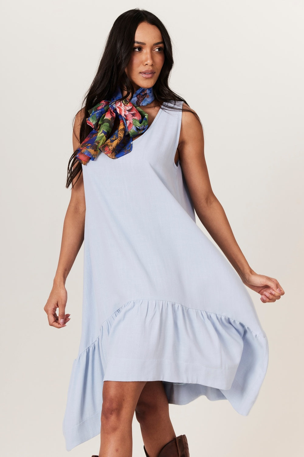 Vestido Curto Regata De Viscolinho Com Pontas Azul Claro Yacamim D15