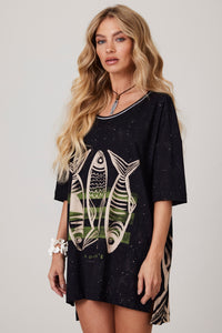 Black Extended T-Shirt "Pira Omomba''e Yacamim Q8 Collection"