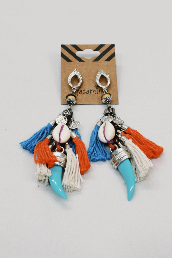 Handmade Earring with Pom-Poms and Small Shells Yacamim #612