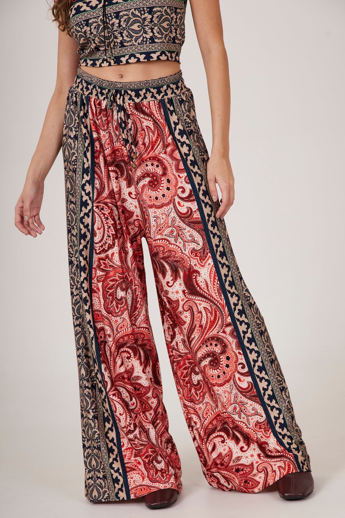 Yacamim A26 Paisley Print Wide-Leg Pants