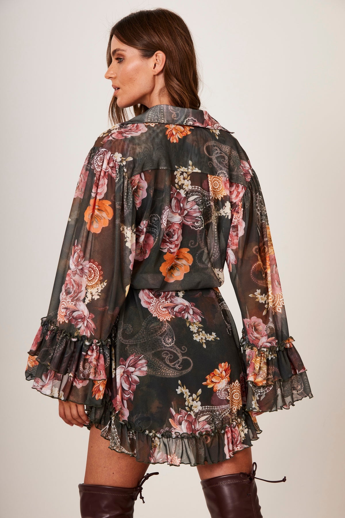 Camisa Ampla De Tule Preto Estampa Floral Cashmere Yacamim A9