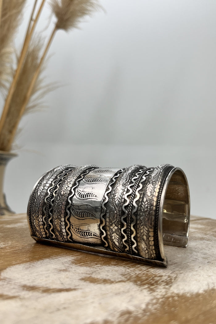 Yacamim Crafted Metallic Bracelet #184