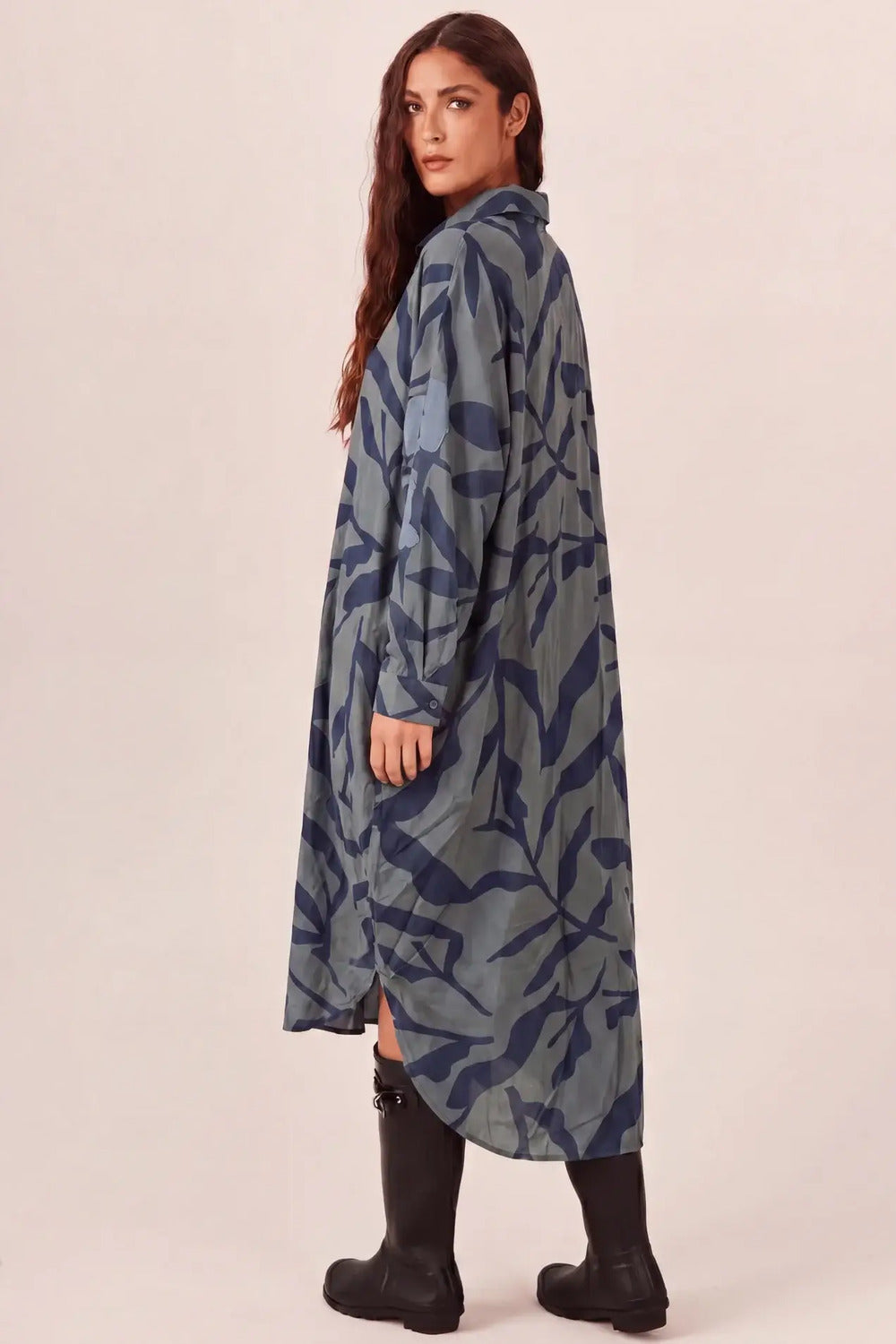 Chemise Ampla Estampada Com Bolsões Azul Petróleo Yacamim S10