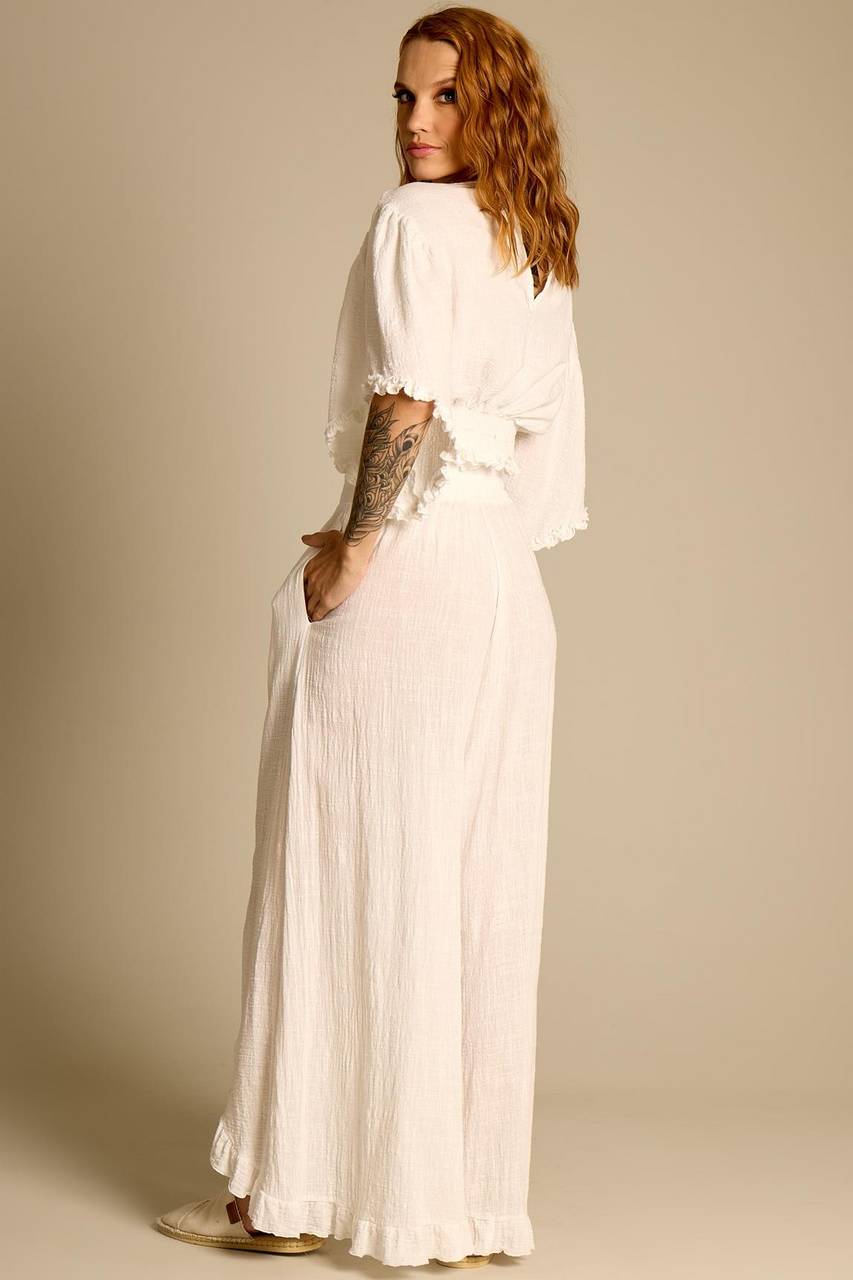 Yacamim White High-Waisted Ruffle Trousers A31