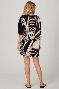 Black Extended T-Shirt "Pira Omomba''e Yacamim Q8 Collection"