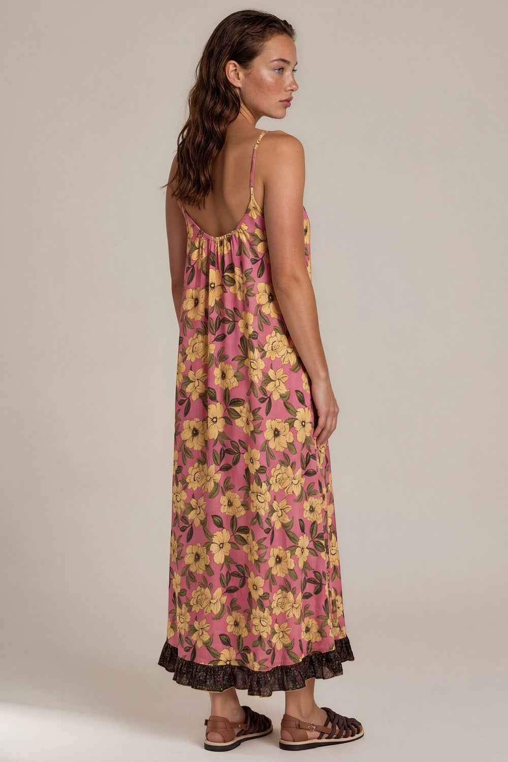 Vestido Midi Amplo Alças Reguláveis Goiaba Floral Patchwork Yacamim C16