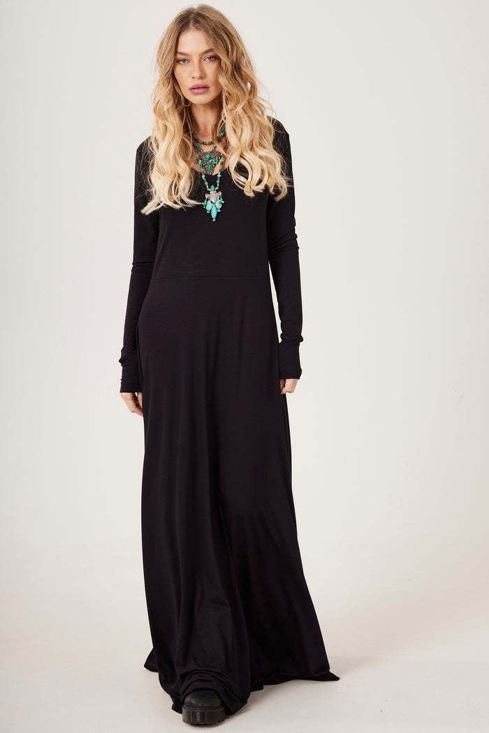 Yacamim D5 Plain Black Long Dress with Fitted Sleeves