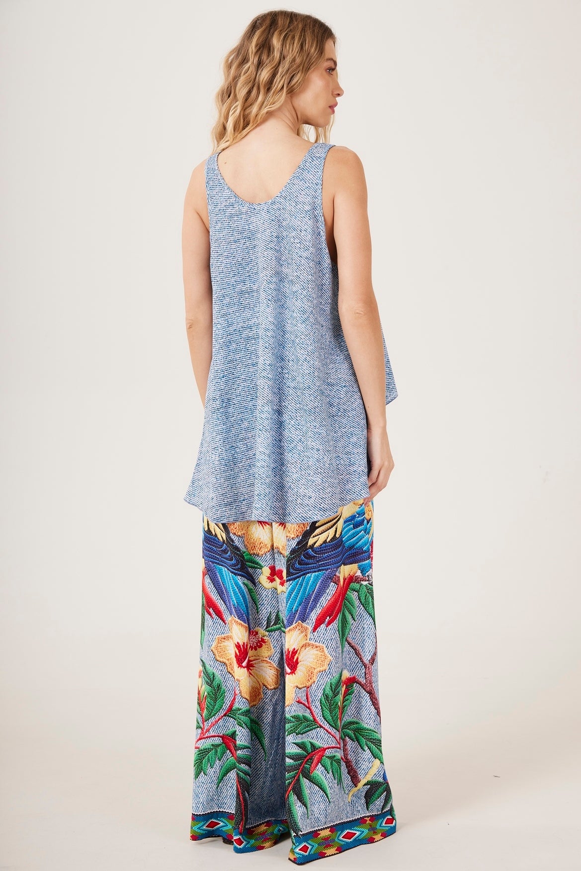 Yacamim A9 Blue Araras Print Wide-Leg Pants with Back Pockets