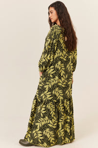 Vestido Longo Com Mangas Bufantes Preto Estampa Folhas Verdes Yacamim E11