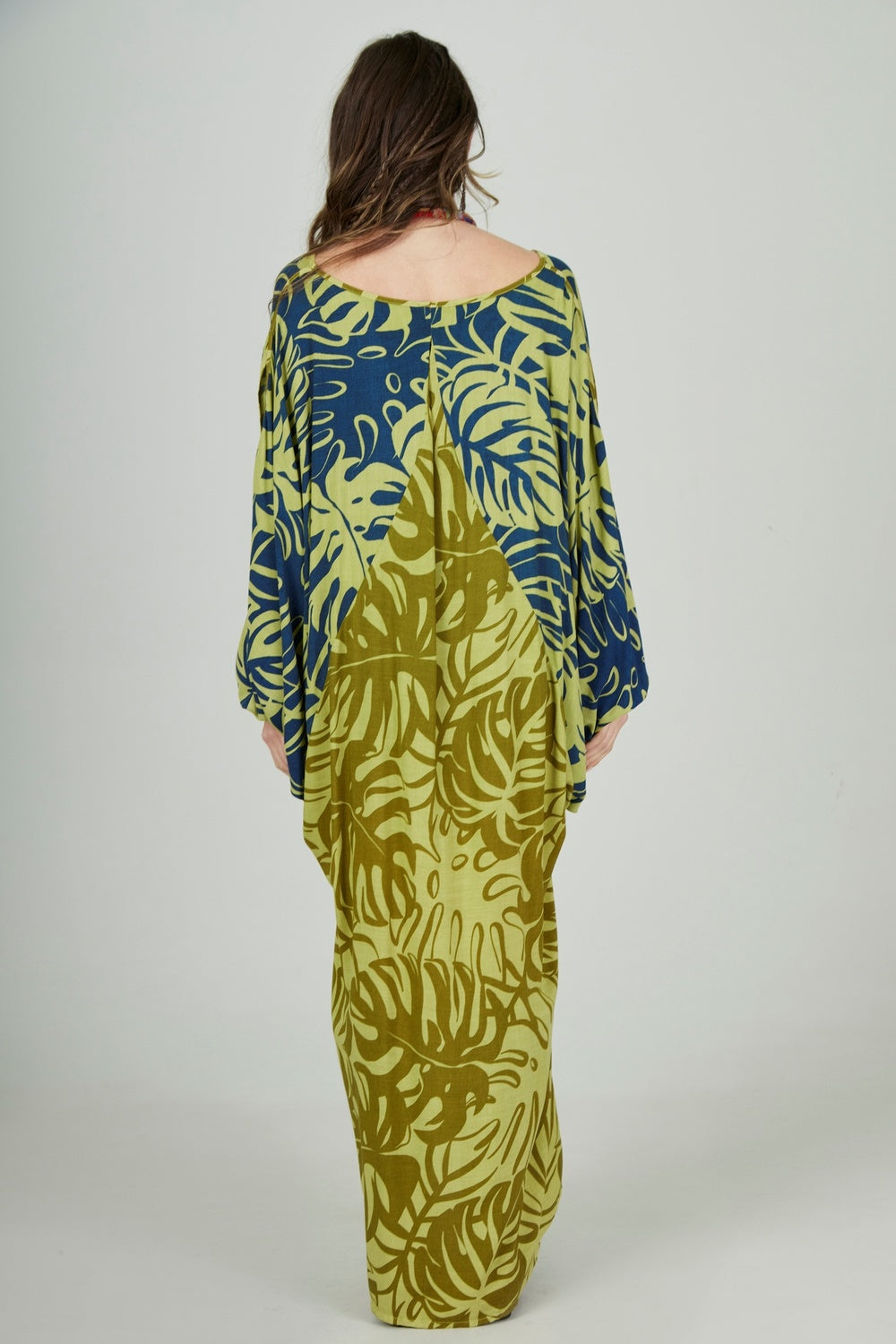 Long Green Printed Yacamim Dress with Long Sleeves E7
