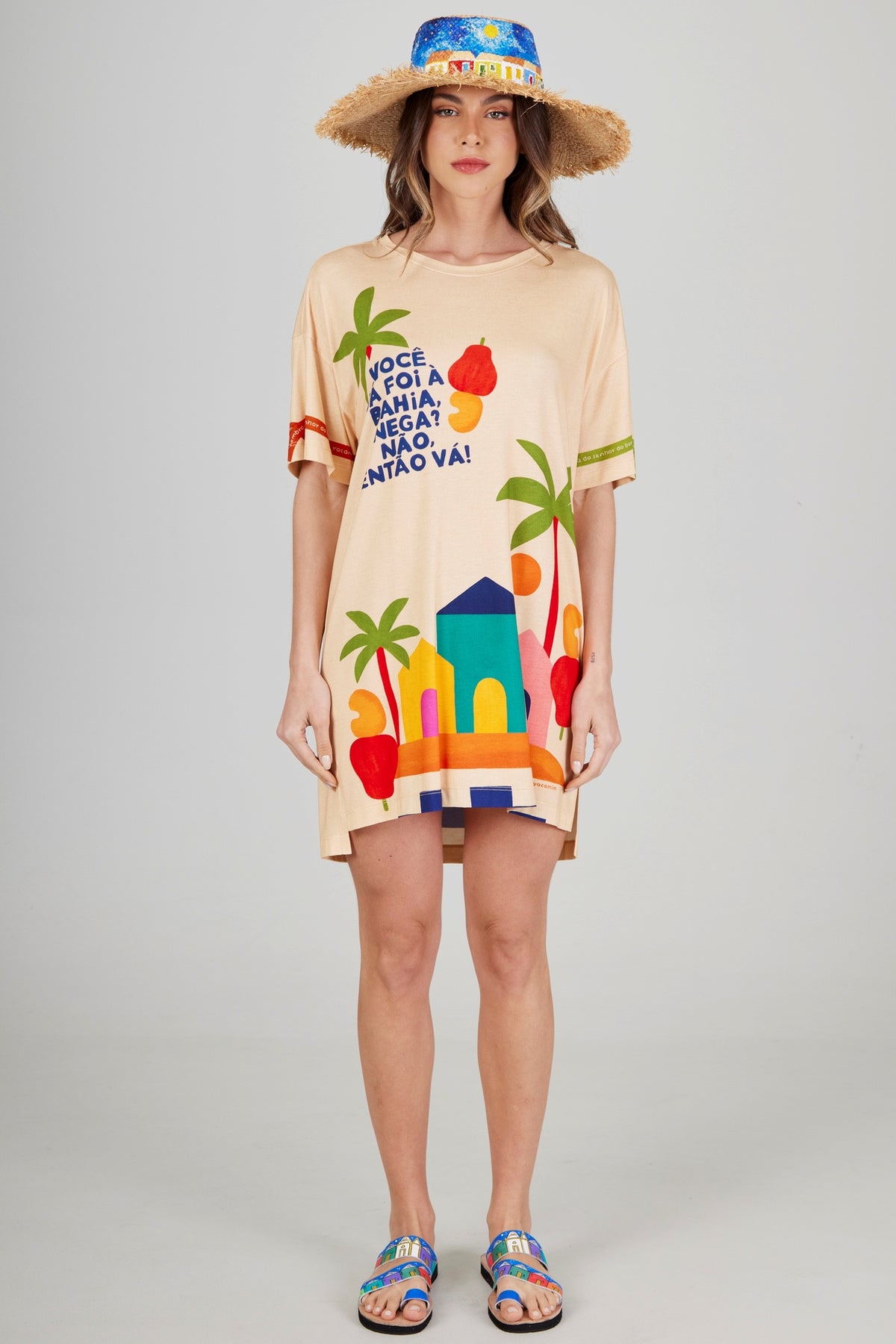 Bahêa Wide Beige T-shirt Bahêa Yacamim Collection Q8