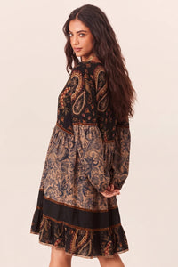 Vestido Curto Amplo Com Veludo Marrom Patchwork Yacamim C4