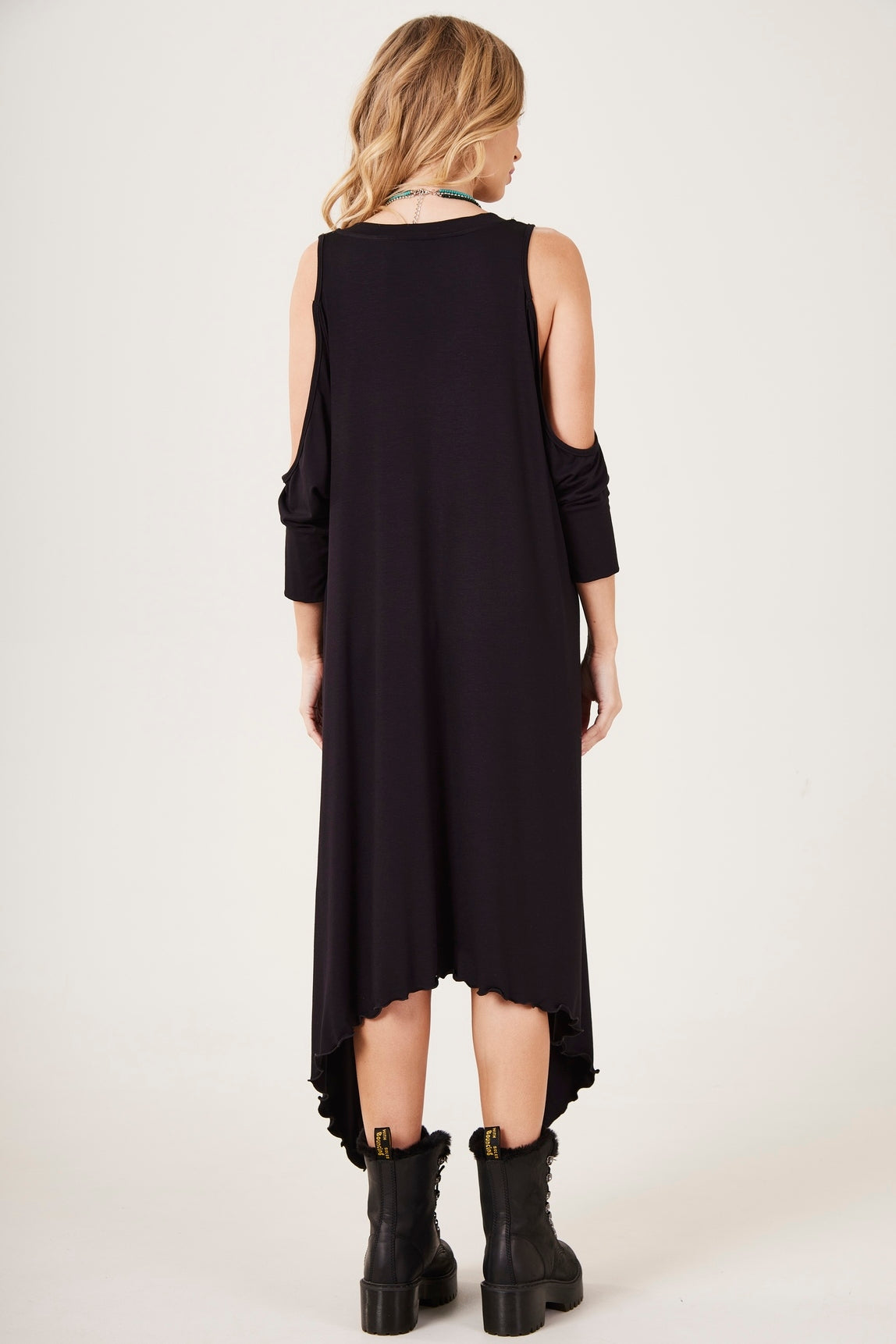 Yacamim C4 Black Solid Short Dress with Side Points