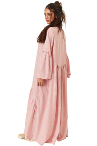 Vestido Longo Amplo Com Recorte Transversal Rosa Listrado Yacamim E19