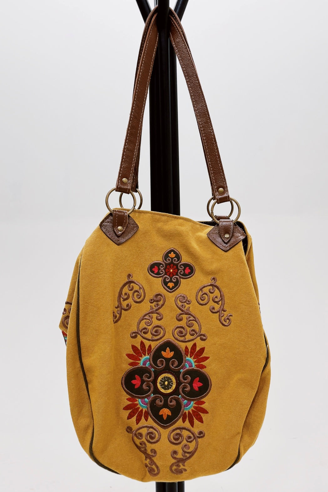 Large Handmade Canvas Bag with Yacamim Embroidery #779