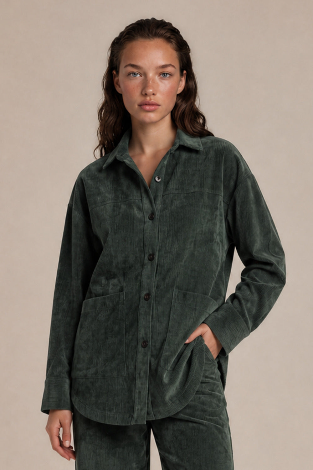 Camisa Ampla De Veludo Cotelê Verde Escuro Yacamim