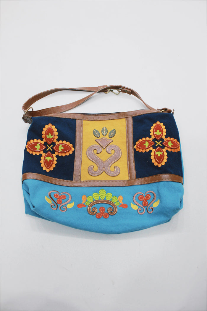 Large Handmade Canvas Bag with Light Blue Embroidery Yacamim #525