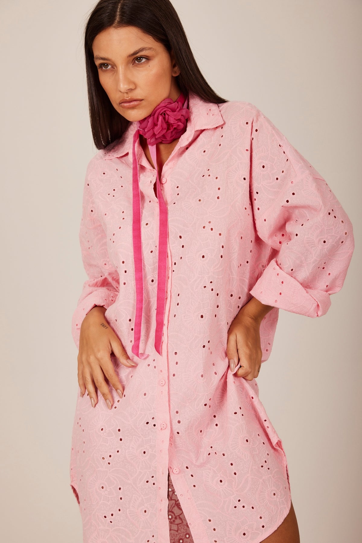Yacamim Women's Pink Broderie Classic Long Shirt N1