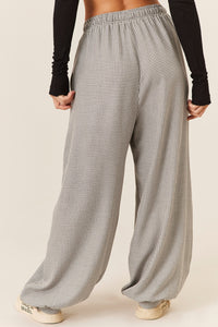 Calça Pantalona Com Cordão De Regulagem Cinza Xadrez Yacamim I3