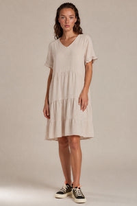 Vestido Curto Viscolinho Com Babados Bege Nature Yacamim C7