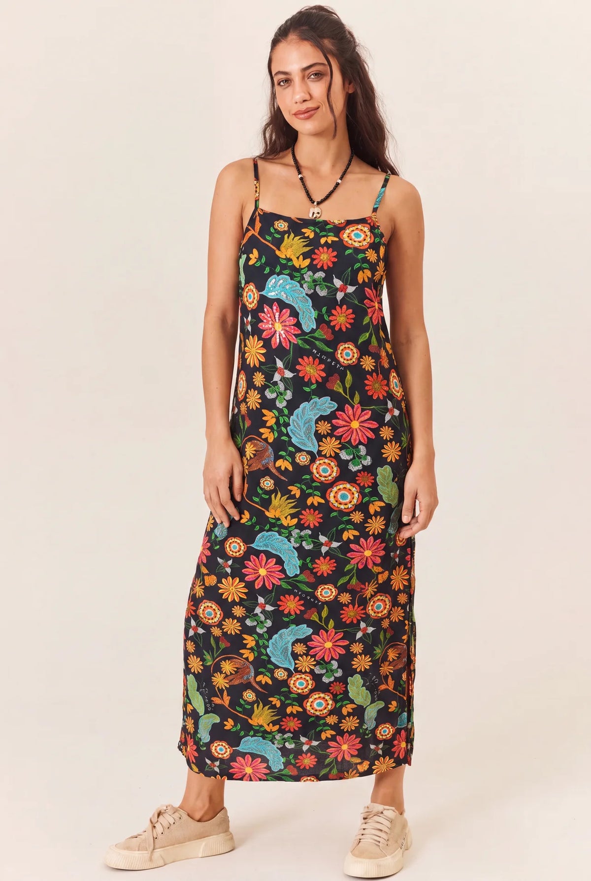 Vestido Midi Com Alças Reguláveis Preto Floral Yacamim T4