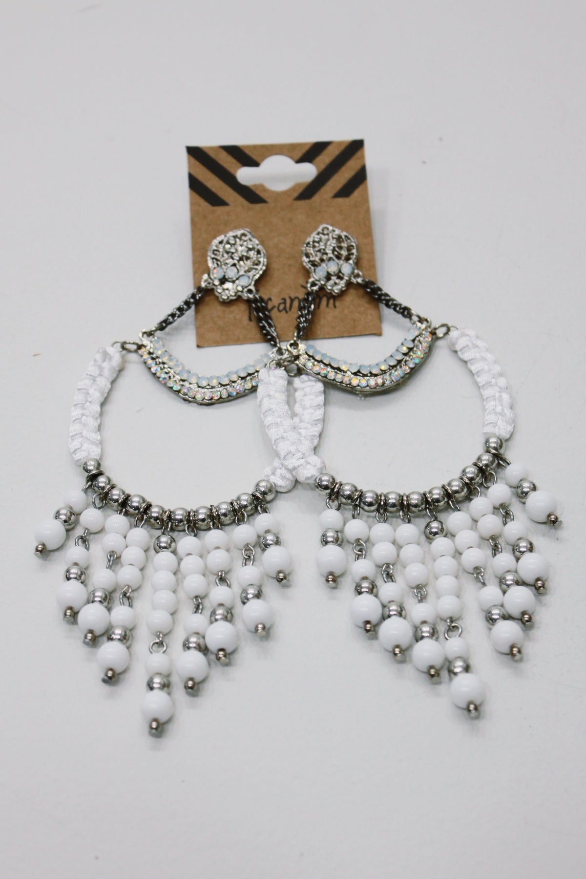 Handmade White Beaded Earring Yacamim #681