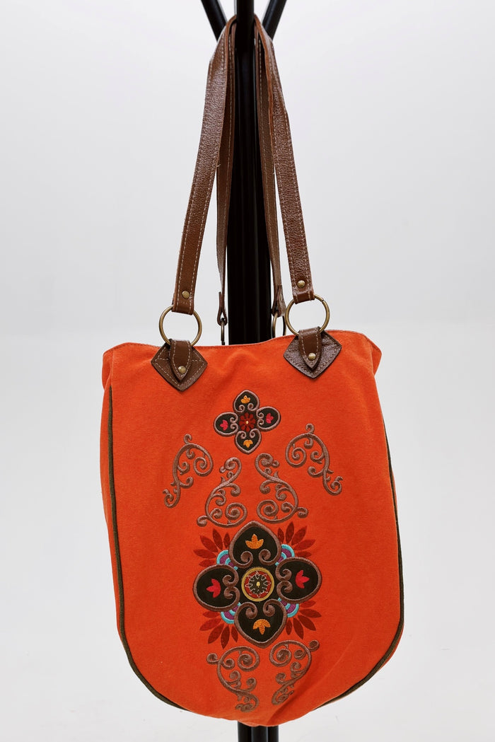 Large Handmade Canvas Bag with Yacamim Embroidery #777