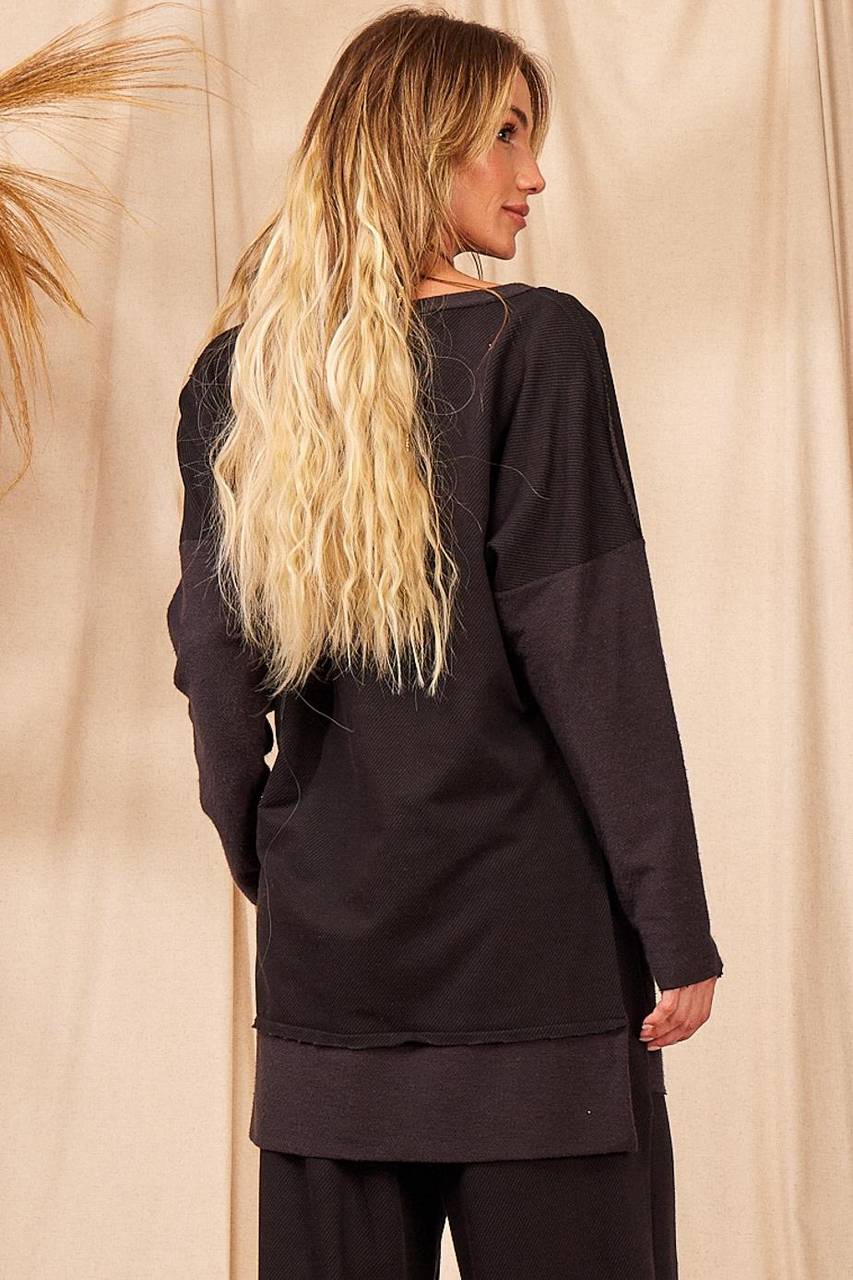 Long Black Yacamim Crew Neck Sweatshirt