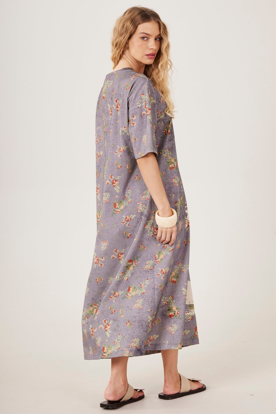 Yacamim E25 Gray Midi T-Shirt Dress with Love Print