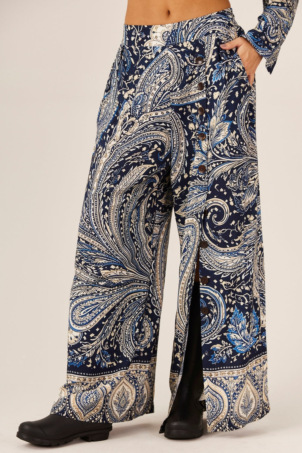 Yacamim A20 Blue Paisley Print Wide-Leg Pants with Pockets