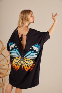 Loose Black T-Shirt with 3/4 Sleeves and Butterfly Print Yacamim