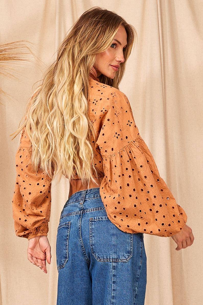 Light Brown Broderie Cropped Blouse with Puff Sleeves Yacamim