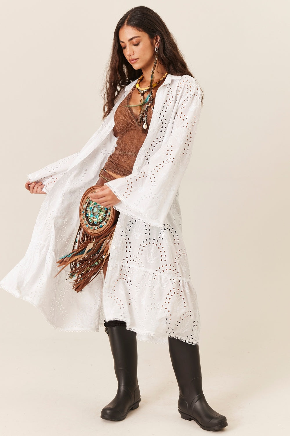 Vestido Midi Broderie Com Mangas Flare Branco Yacamim D12