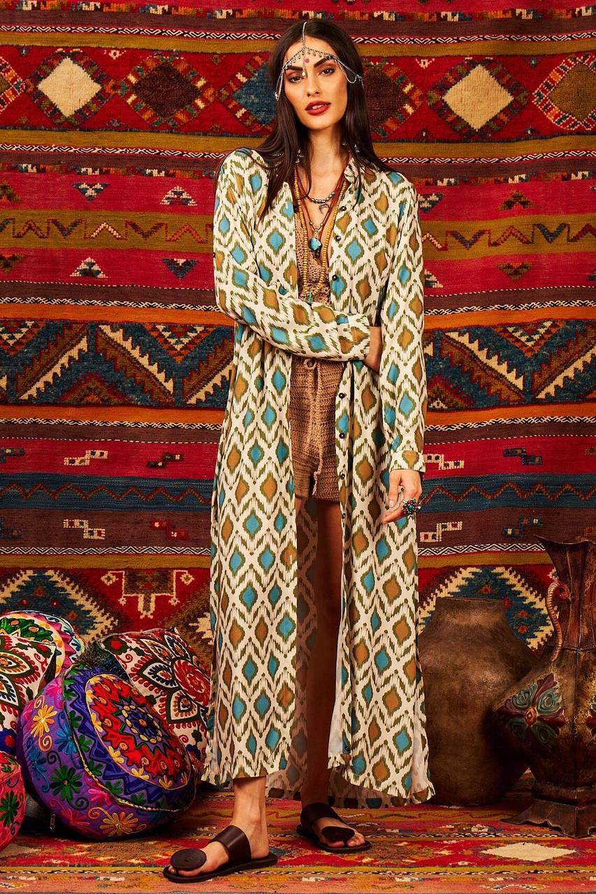 Long Chemise with Long Sleeves and Side Slits Green Yacamim Print